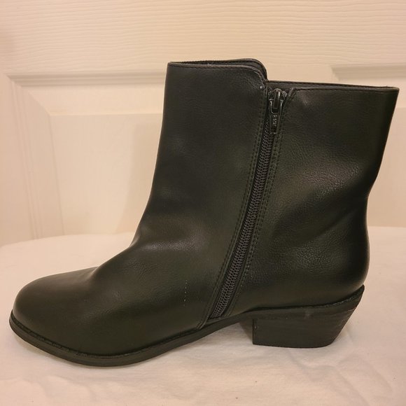 Comfortview Shorty Boots with Suede Fringe 8W - Picture 4 of 9